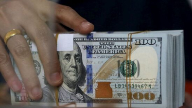 Доллар умеренно растет к основным мировым валютам