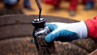 Нефть дорожает после небольшого снижения цен утром