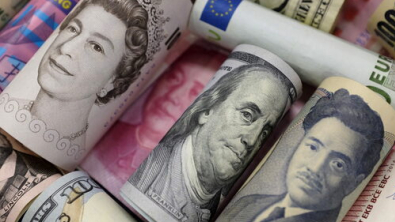 Доллар укрепляется к евро, дешевеет к иене