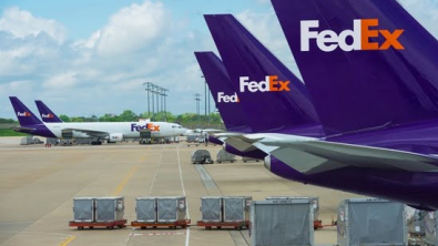 Квартальная прибыль FedEx упала более чем в 3 раза