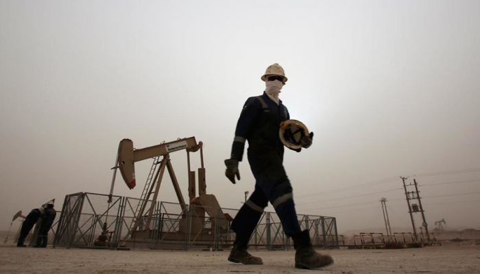 Нефтяные цены растут на опасениях новых санкций против РФ