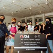 XM предоставила продукты питания движению Bendera Putih